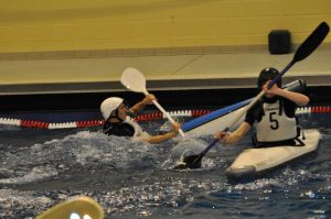 Entraînement kayakpolo en piscine pour le club de Draveil